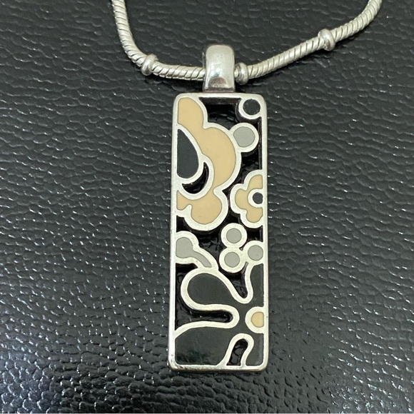 Retired BRIGHTON “Spring Hill” Black/Cream Enameled Flowers Pendant Necklace - Picture 9 of 15
